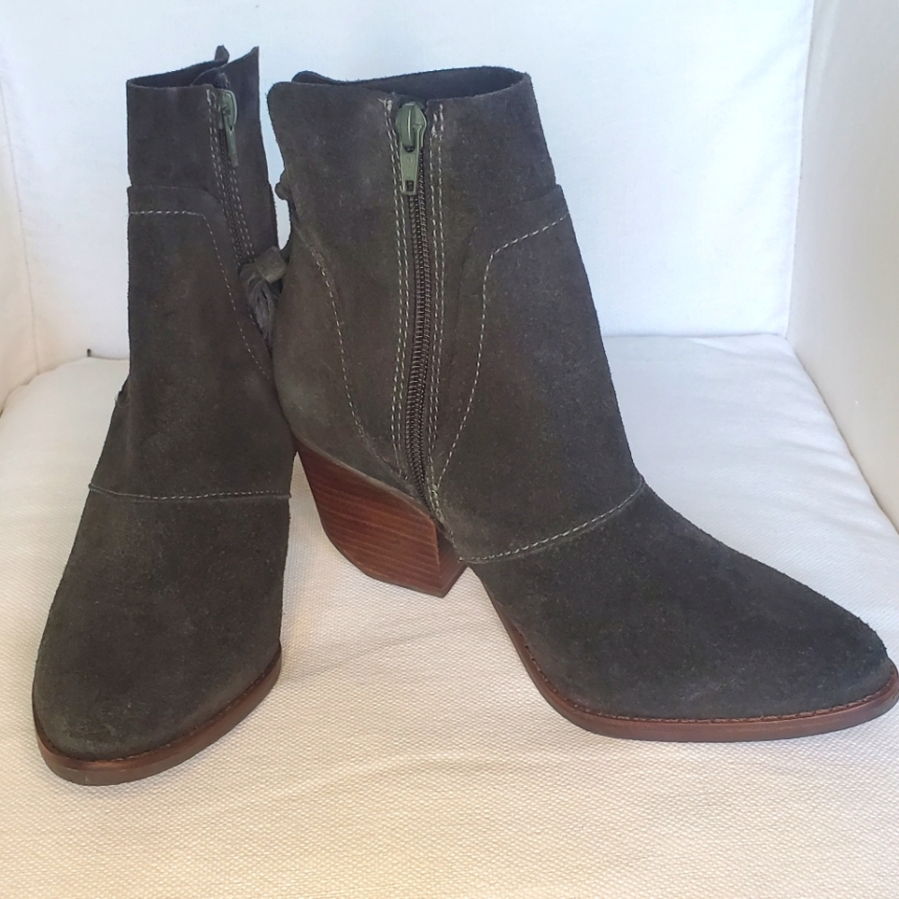 Matisse 'LANEY' booties forest/ size 7M